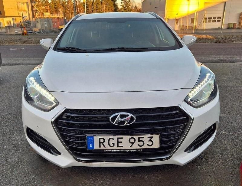 Begagnad Hyundai i40 135 HK (99 kW) 2016 Vit Kombi