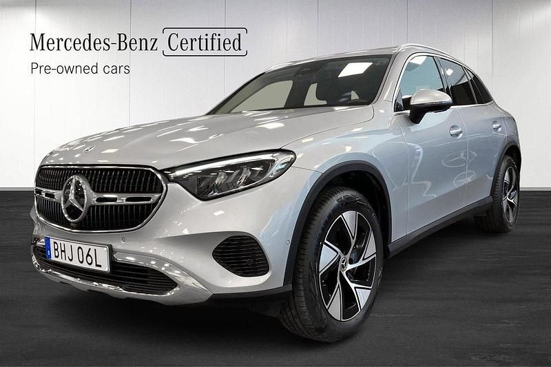 Silver Begagnad 2024 Mercedes GLC300e Avantgarde SUV | 629 000 kr (Marknadspris) - Bild 1/4