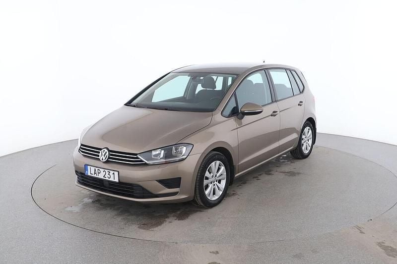 Brun Begagnad 2015 VW Golf Sportsvan Minibuss | 90 000 kr - Bild 1/3