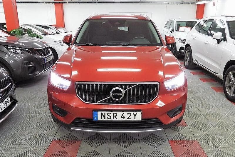 Begagnad Volvo XC40 Inscription 129 HK (94 kW) 2021 Röd SUV