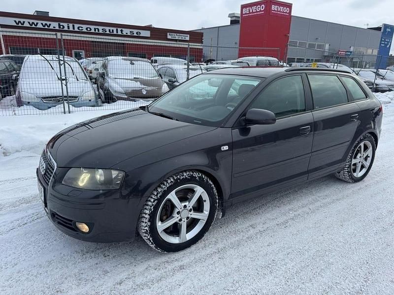 Begagnad Audi A3 Comfort 250 HK (183 kW) 2007 Gråmetallic Halvkombi