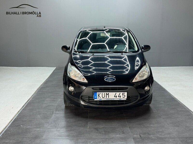 Svart Begagnad 2010 Ford Ka Titanium Halvkombi | 32 900 kr (Lite dyr) - Bild 1/4