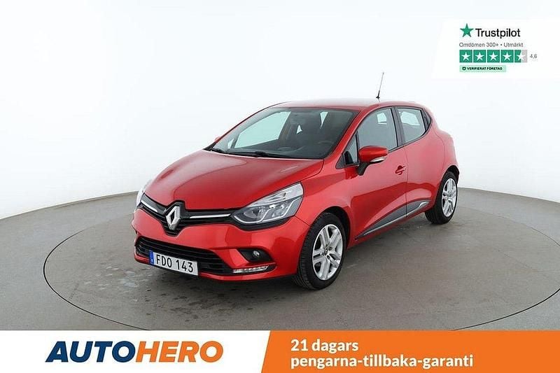 Röd Begagnad 2019 Renault Clio IV Zen Halvkombi | 111 000 kr (Marknadspris) - Bild 1/4