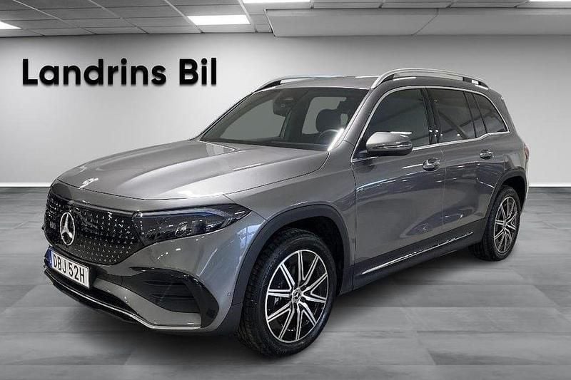 Mörkgrå Begagnad 2024 Mercedes EQB300 AMG line SUV | 539 900 kr (Dyr) - Bild 1/4