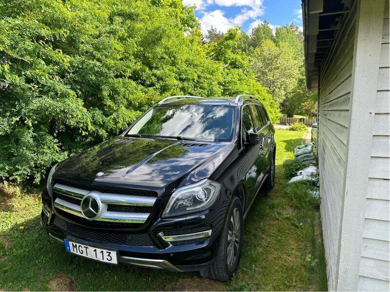 Svart Begagnad 2015 Mercedes GL350 SUV | 219 900 kr - Bild 1/4