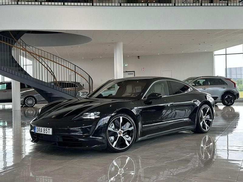Svart Begagnad 2021 Porsche Taycan Turbo Sedan | 829 000 kr - Bild 1/4