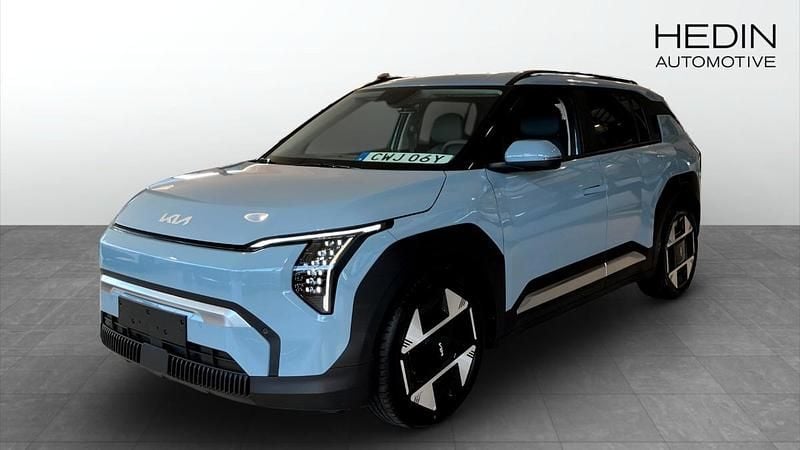Blå (blue) Ny 2025 Kia EV3 Plus SUV | 504 000 kr - Bild 1/4