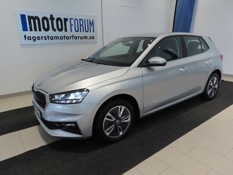 Silver Begagnad 2023 Skoda Fabia Style Halvkombi | 224 900 kr (Marknadspris) - Bild 1/4