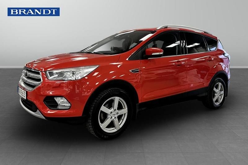 Röd Begagnad 2018 Ford Kuga Titanium SUV | 149 900 kr (Marknadspris) - Bild 1/4