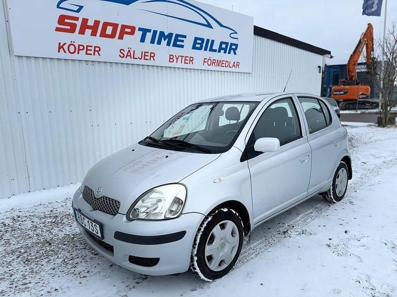 Silver Begagnad 2004 Toyota Yaris | 29 900 kr - Bild 1/4