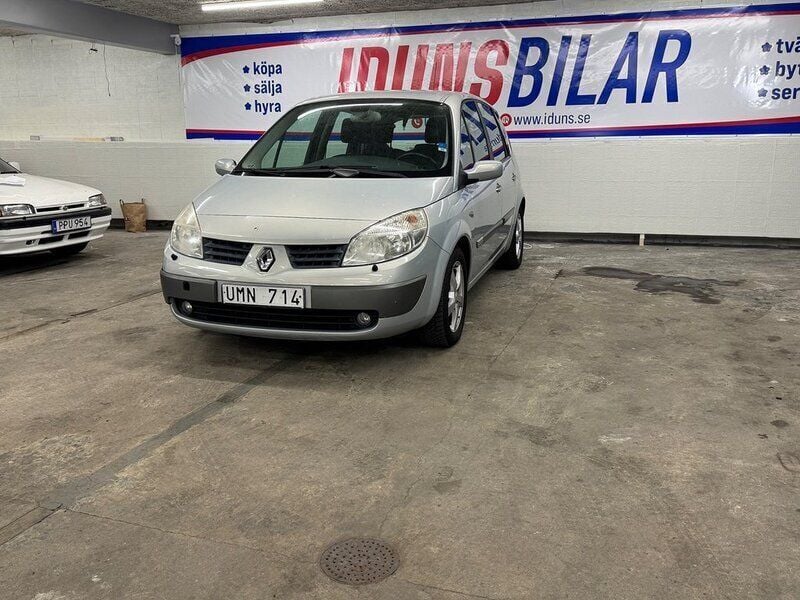 Ljusgrå Begagnad 2003 Renault Scénic II Minibuss | 19 900 kr (Marknadspris) - Bild 1/4