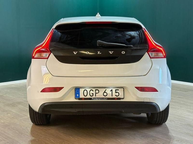 Begagnad Volvo V40 120 HK (88 kW) 2016 Vit Kombi