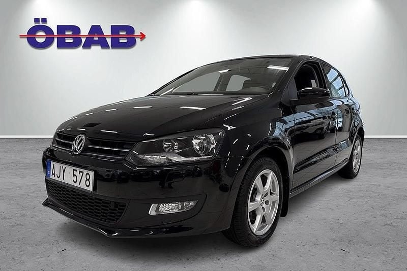 Svart Begagnad 2010 VW Polo Halvkombi | 79 800 kr (Marknadspris) - Bild 1/4