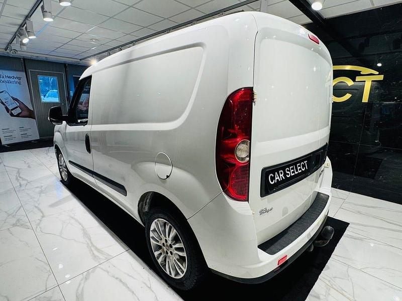 Begagnad Fiat Doblò 91 HK (66 kW) 2014 Vit Minibuss