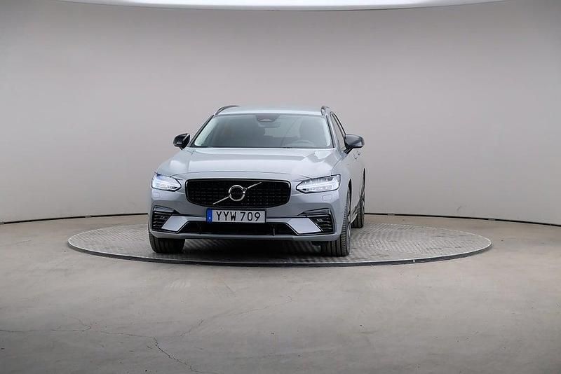 Begagnad Volvo V90 Plus 253 HK (186 kW) 2025 Grå Kombi
