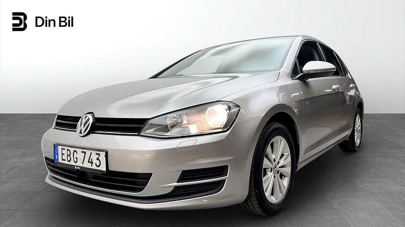 Silver Begagnad 2016 VW Golf VII Halvkombi | 134 900 kr (Marknadspris) - Bild 1/4