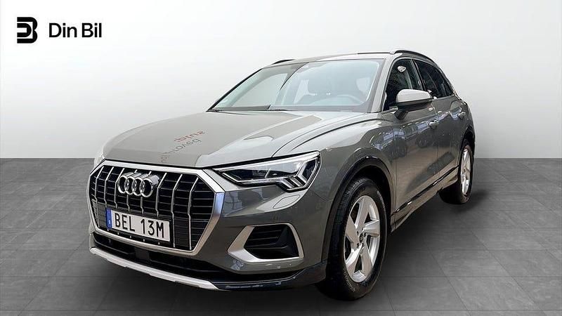 Grå Begagnad 2024 Audi Q3 Advanced Plus SUV | 359 000 kr (Marknadspris) - Bild 1/4