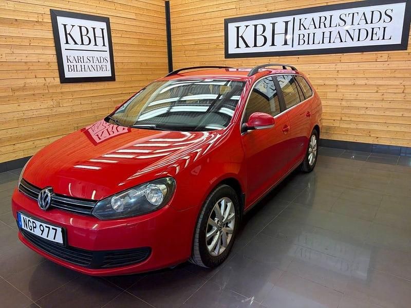 Begagnad VW Golf VII 105 HK (77 kW) 2013 Röd Kombi
