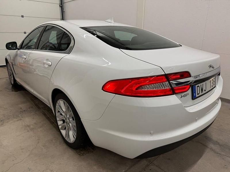 Begagnad Jaguar XF 200 HK (147 kW) 2013 Vit