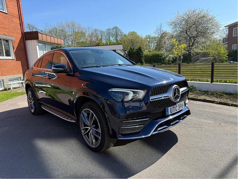 Blå Begagnad 2022 Mercedes GLE350 AMG line Sportkupé | 860 000 kr (Lite dyr) - Bild 1/4