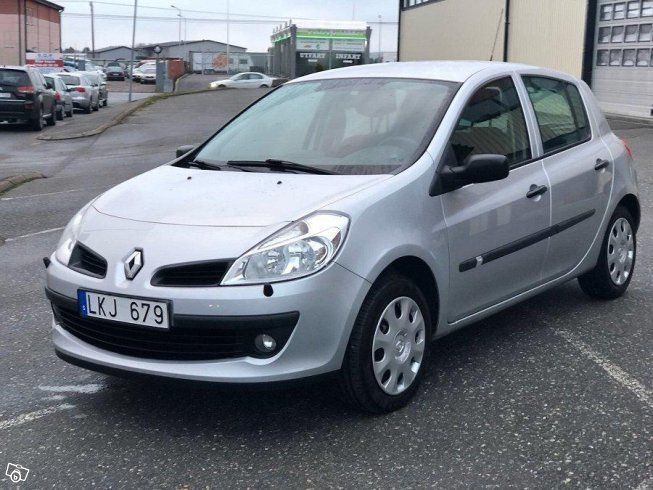 renault clio begagnad