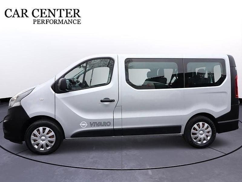 Begagnad Opel Vivaro 125 HK (91 kW) 2016 Grå Minibuss
