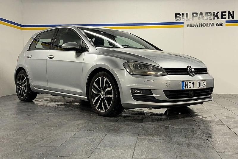 Begagnad VW Golf VII 105 HK (77 kW) 2012 Silver Halvkombi