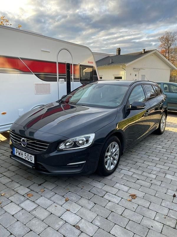 Begagnad 2015 Volvo V60 Kombi | 90 000 kr (Marknadspris) - Bild 1/3