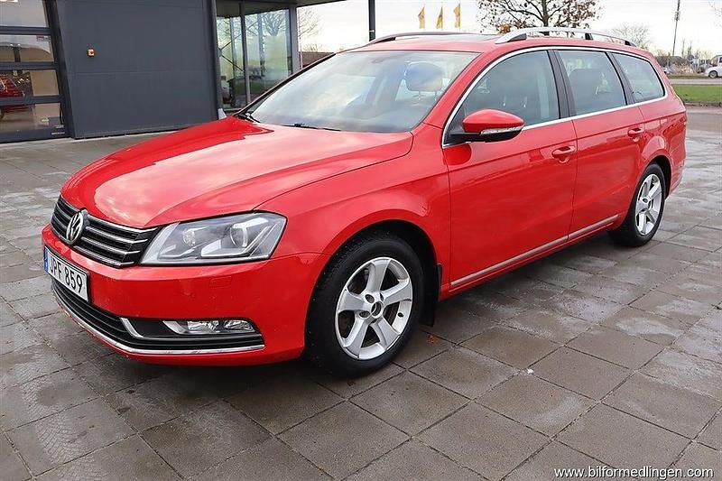 Begagnad VW Passat 140 HK (102 kW) 2014 Röd samma som bilen Kombi