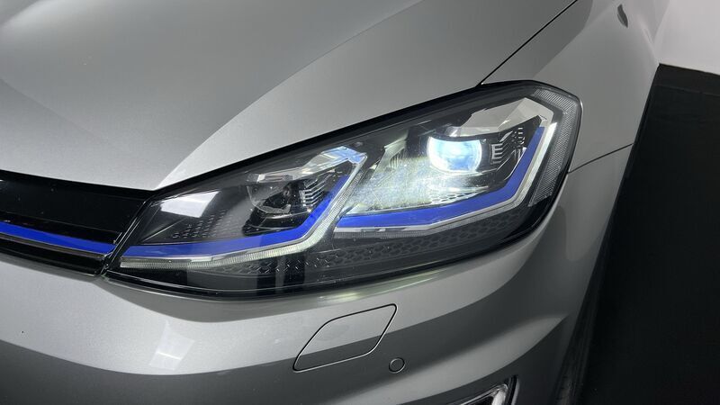 Begagnad VW e-Golf 100 kW (136 HK) 2017 Halvkombi