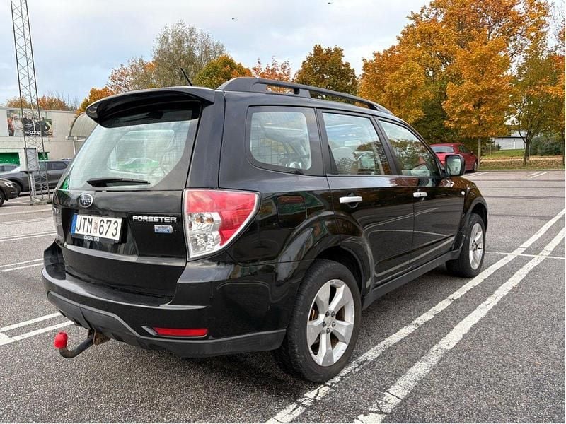 Svart Begagnad 2009 Subaru Forester SUV | 19 900 kr (Superpris) - Bild 1/4