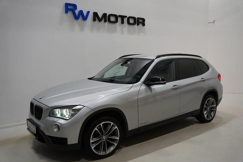 Begagnad BMW X1 Sport Line 184 HK (135 kW) 2014 Silver SUV