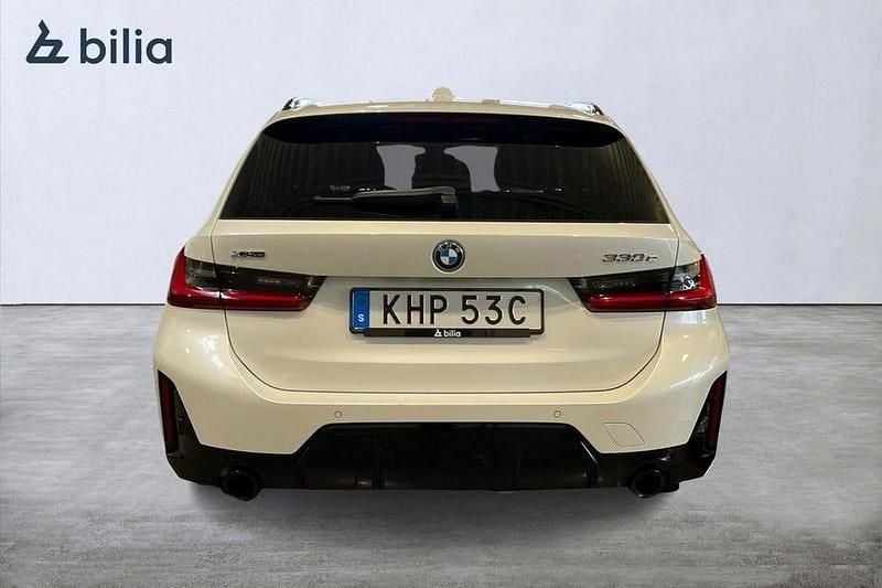 Begagnad BMW 330 M Sport 292 HK (214 kW) 2023 Vit Kombi
