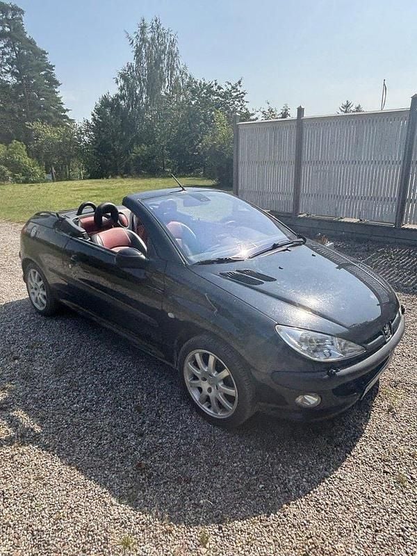 Svart Begagnad 2002 Peugeot 206 CC Cab | 17 000 kr (Bra pris) - Bild 1/4