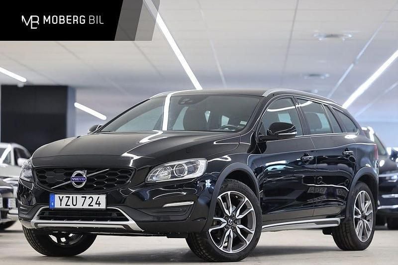 Begagnad Volvo V60 CC Summum 190 HK (139 kW) 2017 Svart Kombi