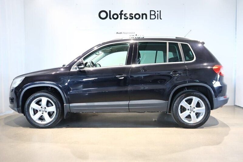 Svart Begagnad 2009 VW Tiguan Sportline SUV | 89 900 kr (Marknadspris) - Bild 1/4