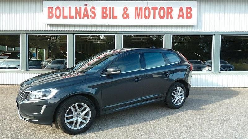 Grå Begagnad 2017 Volvo XC60 Momentum SUV | 185 000 kr (Marknadspris) - Bild 1/4
