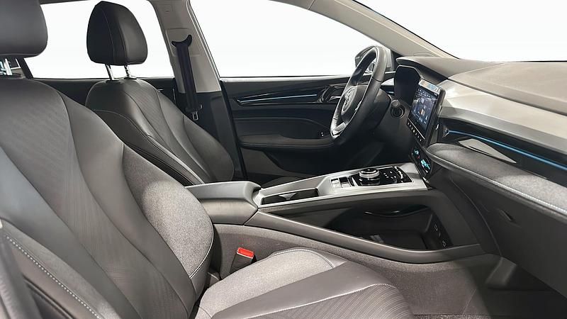 Begagnad MG MG5 EV Luxury 114 kW (156 HK) 2022 Grå Kombi