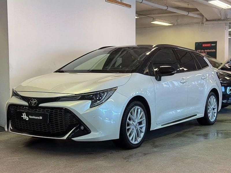 Begagnad Toyota Corolla Sport 184 HK (135 kW) 2022 Vit Kombi
