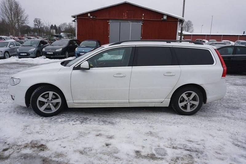 Begagnad Volvo V70 Momentum 181 HK (133 kW) 2016 Vit Kombi