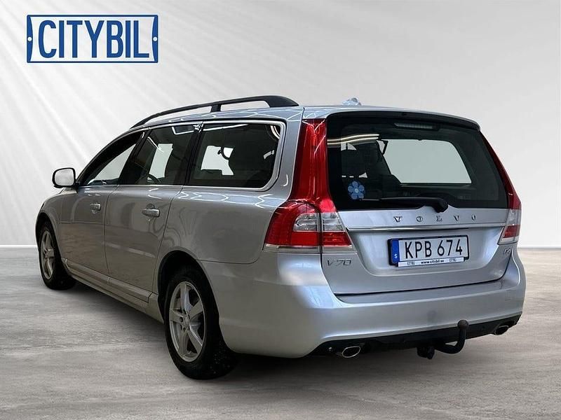 Begagnad Volvo V70 Momentum 181 HK (133 kW) 2014 Silver Kombi