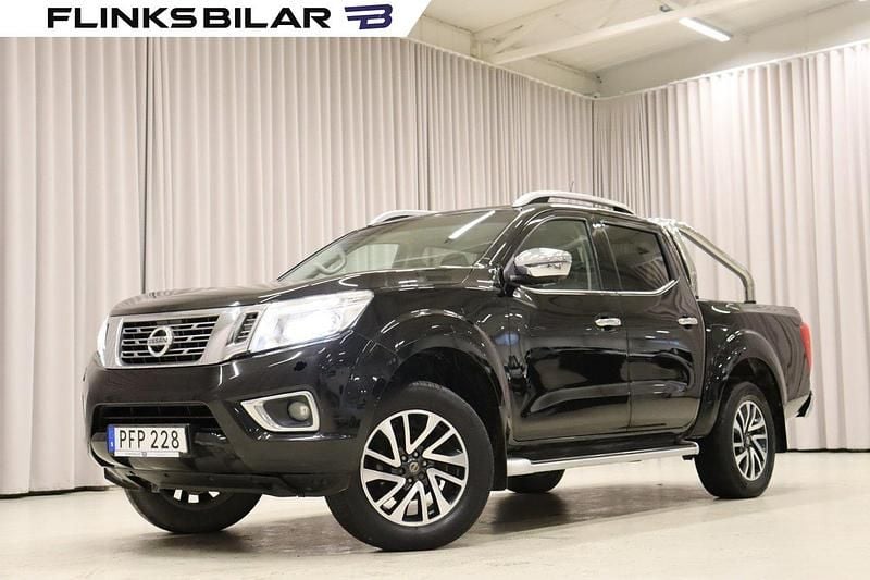Svart (svart metallic) Begagnad 2017 Nissan Navara Tekna Pickup | 298 750 kr (Marknadspris) - Bild 1/4