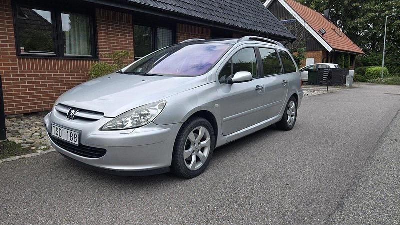 Grå Begagnad 2003 Peugeot 307 Kombi | 13 000 kr (Bra pris) - Bild 1/4