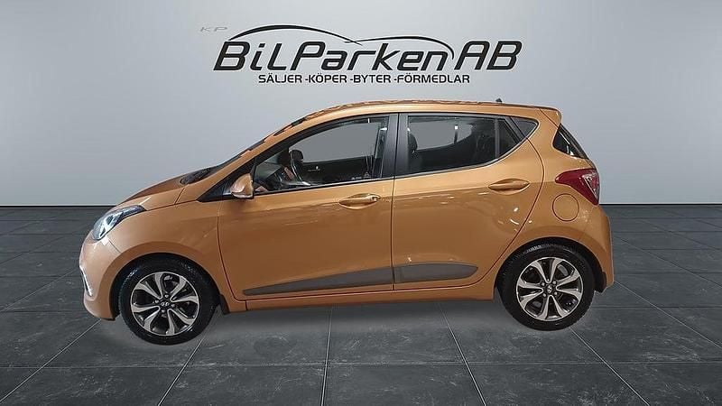Begagnad Hyundai i10 Premium 87 HK (63 kW) 2014 Orange Halvkombi