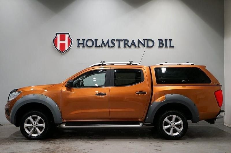 Orange Begagnad 2019 Nissan Navara Tekna Pickup | 259 900 kr (Marknadspris) - Bild 1/4