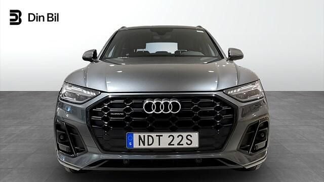 Begagnad Audi Q5 S-Line 204 HK (150 kW) 2022 Daytonagrå pärleffekt SUV
