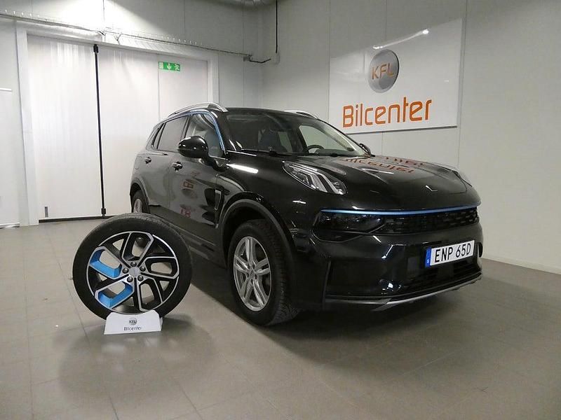 Svart Begagnad 2022 Lynk & Co 01 SUV | 289 900 kr (Marknadspris) - Bild 1/4