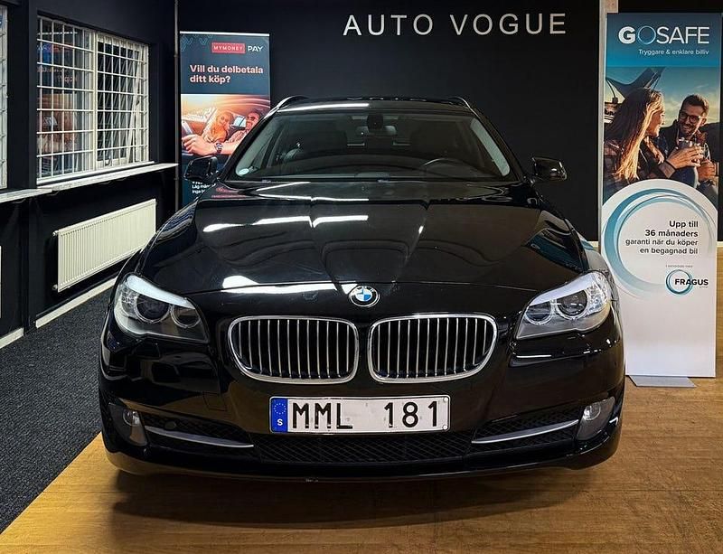 Svart Begagnad 2012 BMW 520 Kombi | 109 900 kr (Bra pris) - Bild 1/4