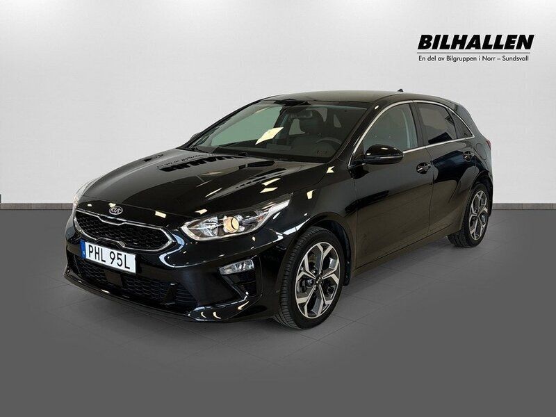 Svart Begagnad 2020 Kia Ceed Advance Halvkombi | 209 900 kr (Bra pris) - Bild 1/3