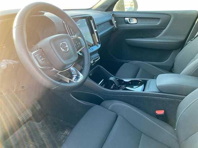 Begagnad Volvo C40 Single Motor 172 kW (234 HK) 2023 Silver SUV